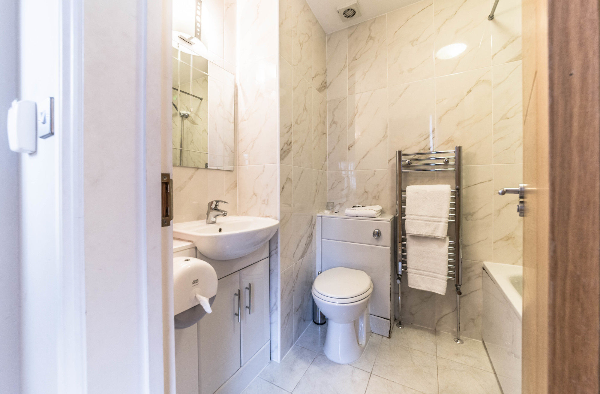 Baylis House 4*