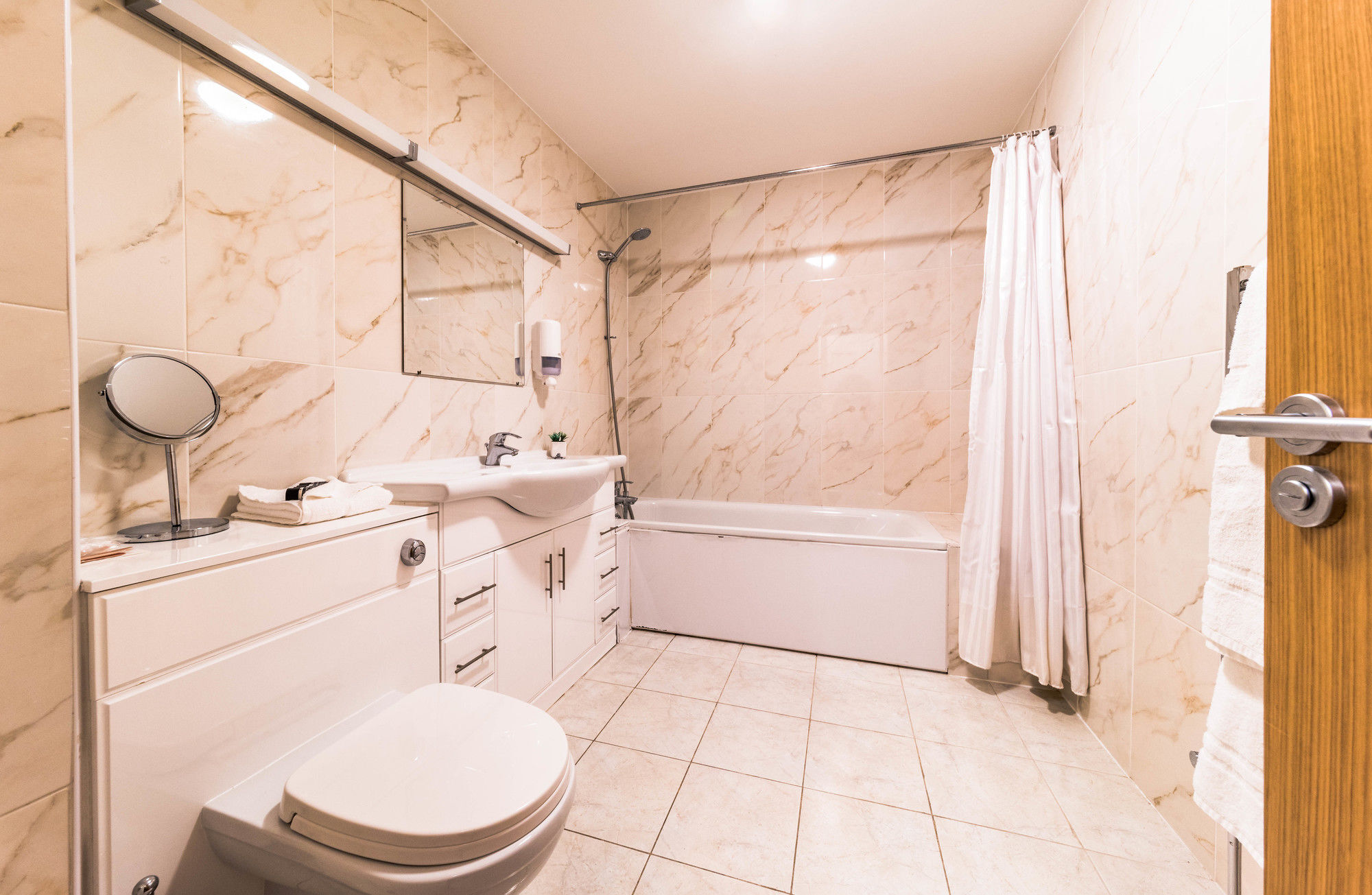 Baylis House 4*
